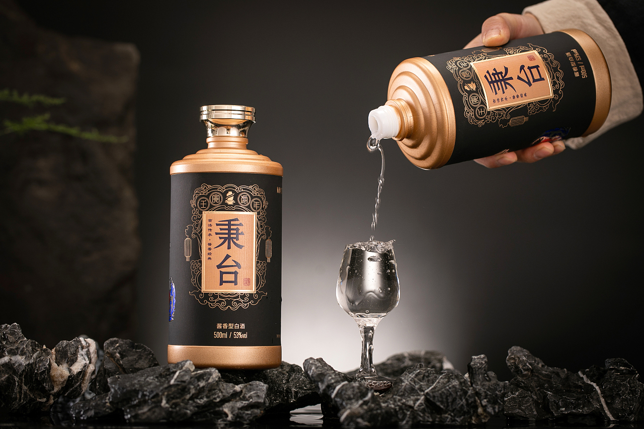 白酒拍攝的藝術 光影中的醇香演繹